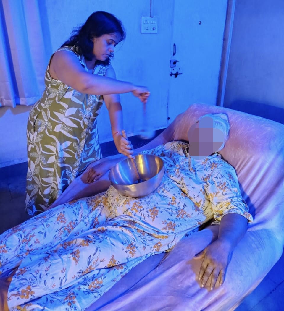 Chakra healing and balancing session at Divine Synergy Pune
